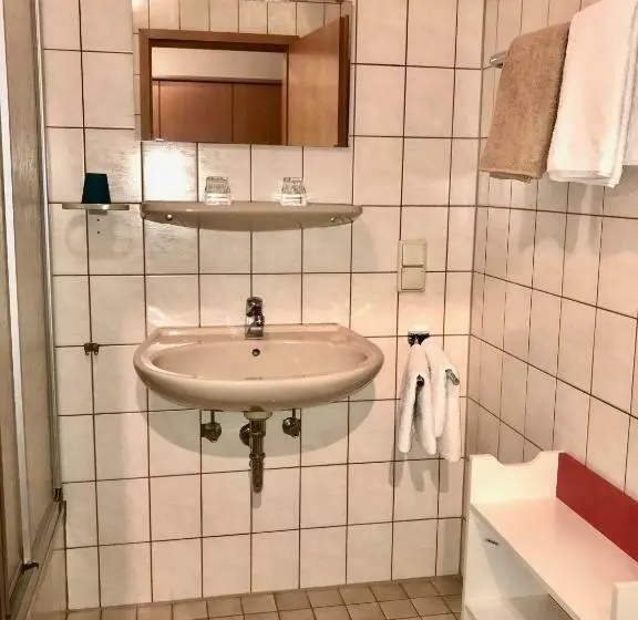 スタンダードトリプルルーム, Gasthaus Zur Hardtmühle
