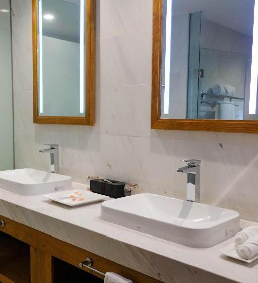 سوئیت با تخت بزرگ, Marina Bay Vung Tau Resort & Spa