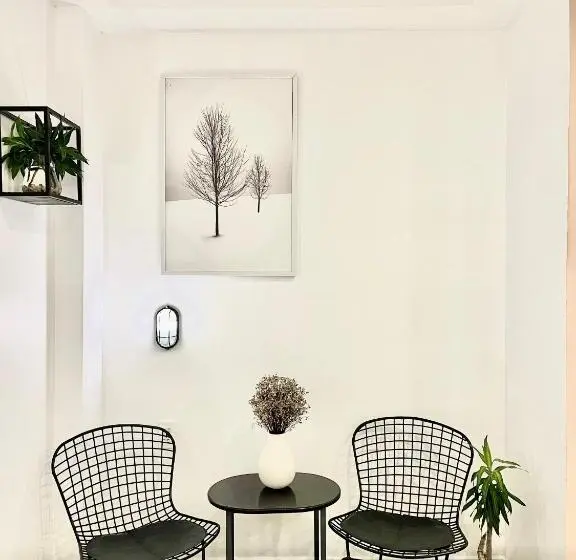 اتاق لوکس سه تخته, Midmost Boutique Hostel