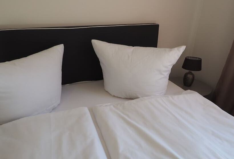 ガーデンビュースタンダードルーム, Schneider Hof