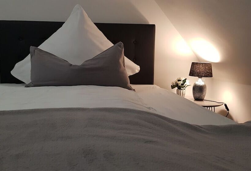 ガーデンビュースタンダードルーム, Schneider Hof