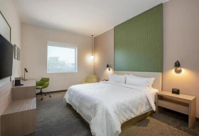 キングサイズベッドのスタンダードルーム, Holiday Inn   Piura, An Ihg