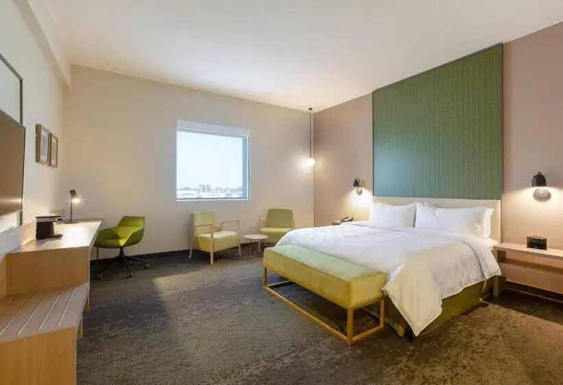 キングサイズベッドのスーペリアルーム, Holiday Inn   Piura, An Ihg