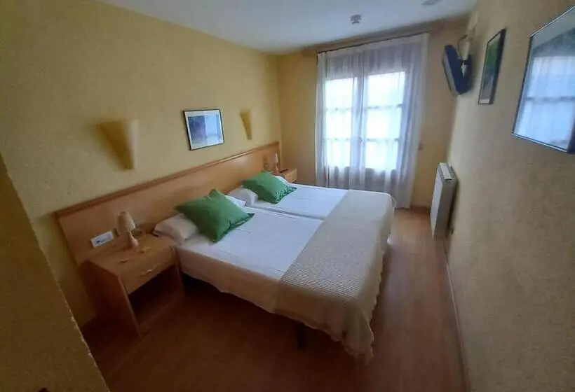 スタンダードルーム, Hostal Cabrerès