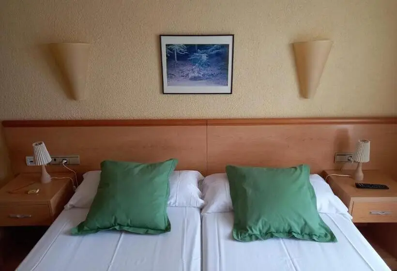 スタンダードルーム, Hostal Cabrerès