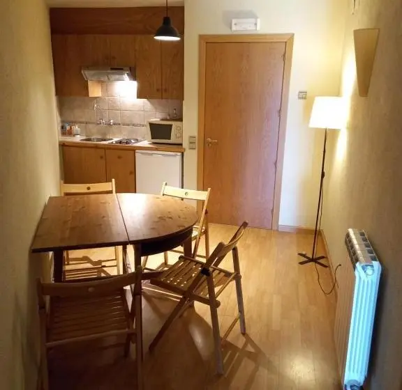 コンフォートトリプルルーム, Hostal Cabrerès