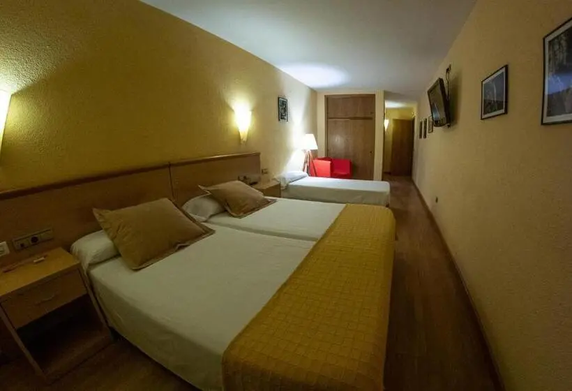 トリプルクラシックルーム, Hostal Cabrerès