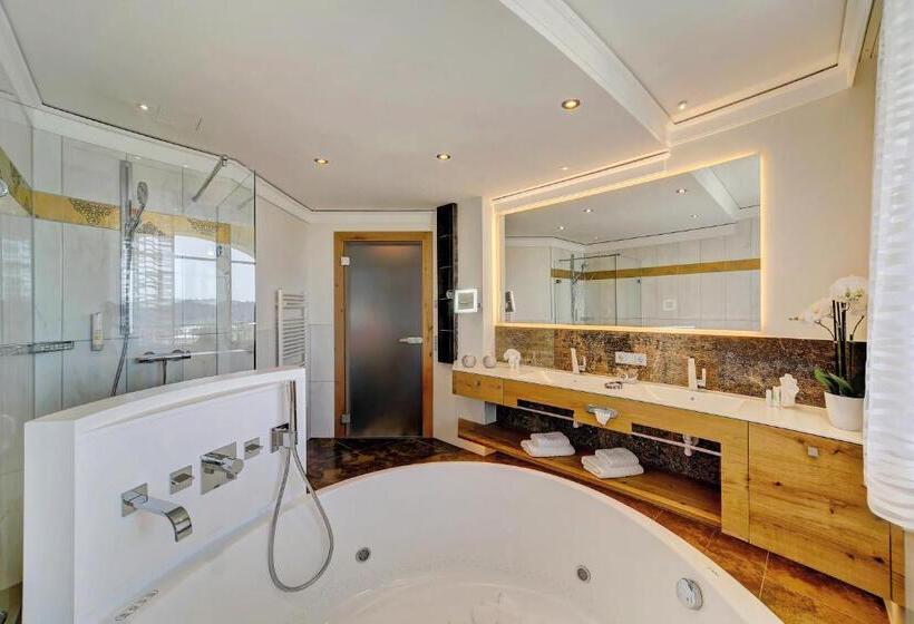 Family Suite, Wellness  & Sporthotel Jagdhof