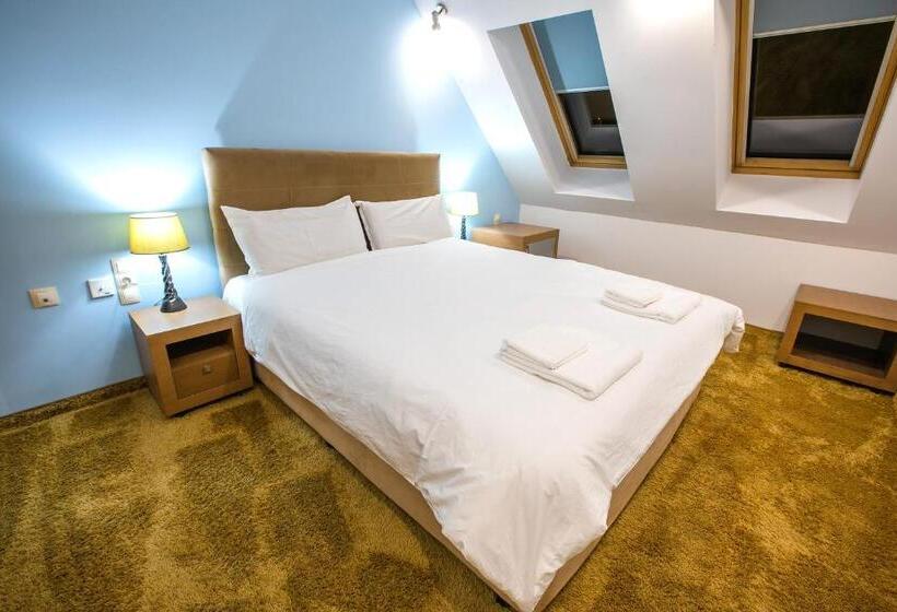 标准间, Andon Angelov