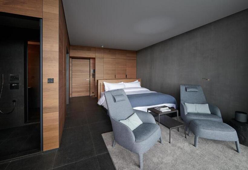 سوئیت جونیور با چشمانداز, The Retreat At Blue Lagoon Iceland