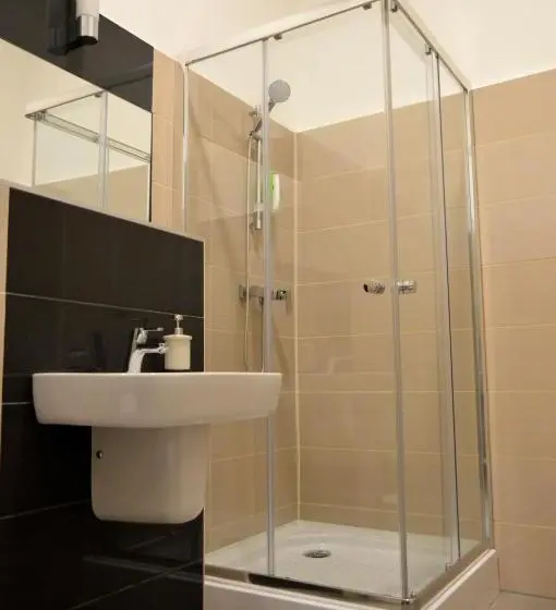 Huoneisto 1 Makuuhuone Parveke, Guest House 1568