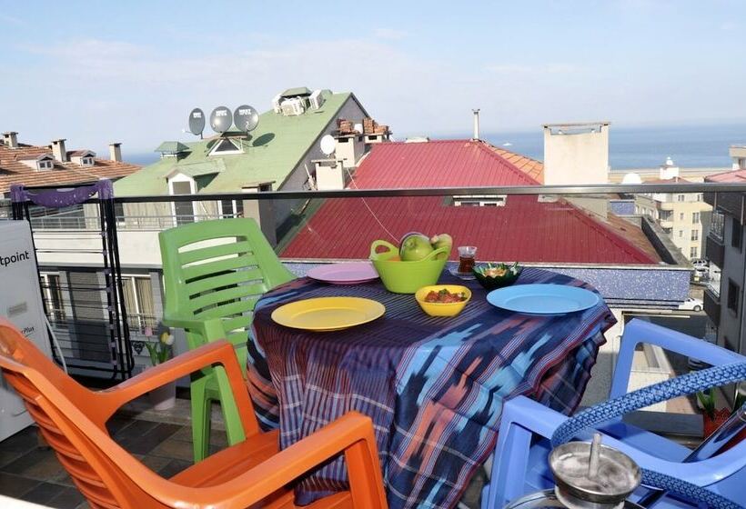 سوییت با چشم‌انداز دریا, Yusra Suit Trabzon