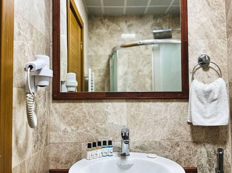 سوییت با چشم‌انداز دریا, Yusra Suit Trabzon