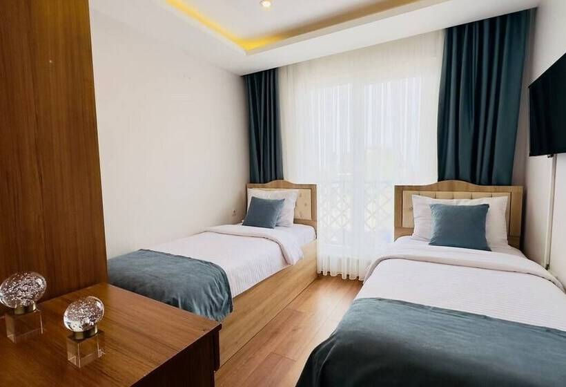 سوییت با چشم‌انداز دریا, Yusra Suit Trabzon