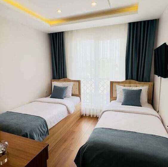 سوییت با چشم‌انداز دریا, Yusra Suit Trabzon