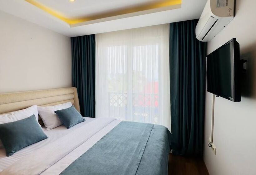 سوییت با چشم‌انداز دریا, Yusra Suit Trabzon