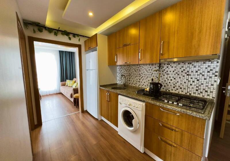 سوییت با چشم‌انداز دریا, Yusra Suit Trabzon