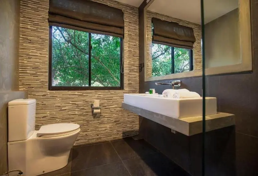 Deluxe Kolmen Hengen Huone, Kalapuwa Resort