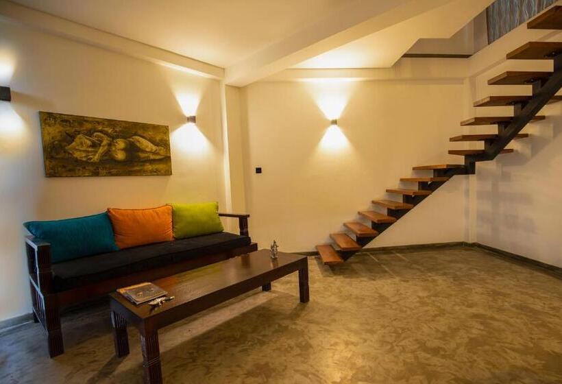 디럭스 트리플 룸, Kalapuwa Resort