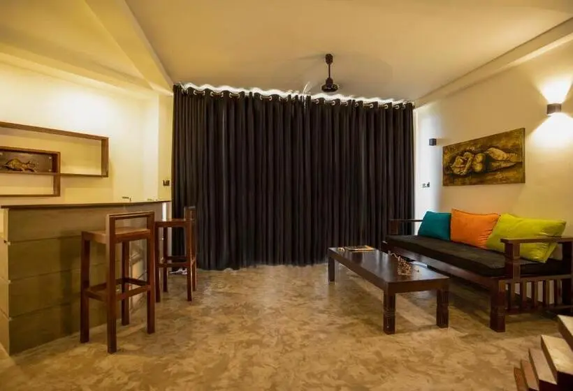 Deluxe Kolmen Hengen Huone, Kalapuwa Resort