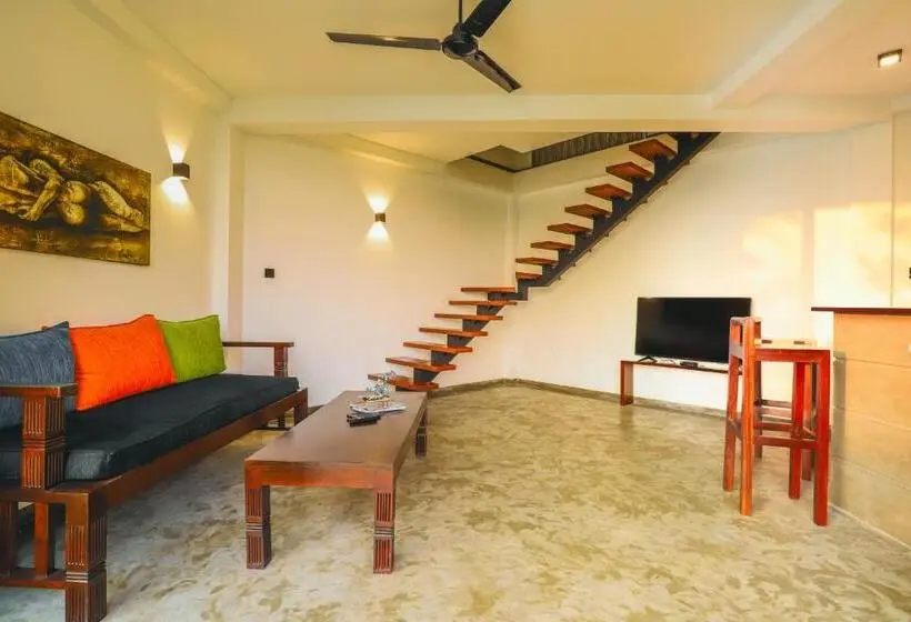 Deluxe Kolmen Hengen Huone, Kalapuwa Resort