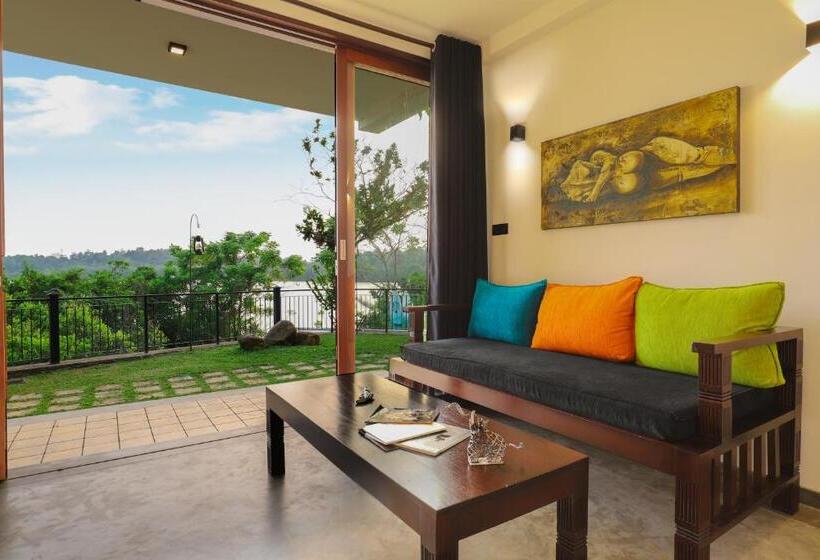 디럭스 트리플 룸, Kalapuwa Resort