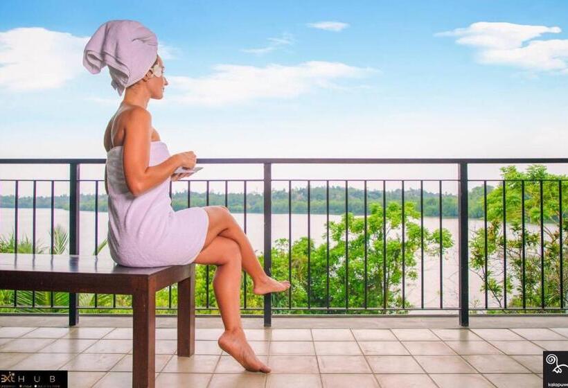 디럭스 트리플 룸, Kalapuwa Resort