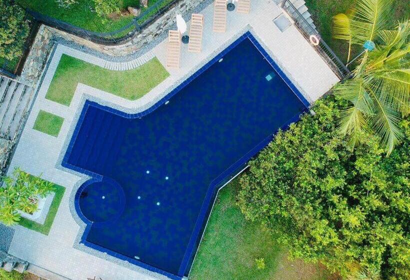 디럭스 트리플 룸, Kalapuwa Resort