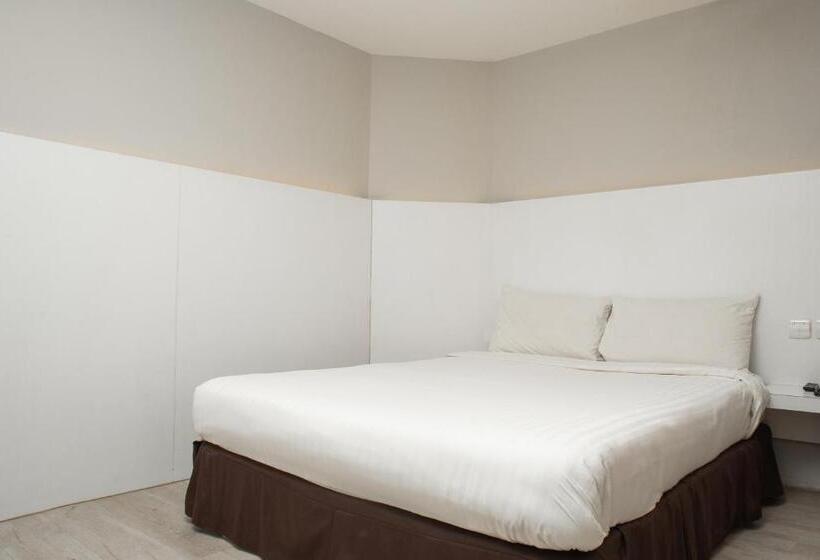 غرفة قياسية, Capital O 90083 Riverfront Inn