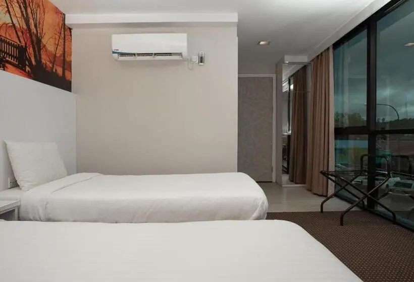 デラックスルーム, Capital O 90083 Riverfront Inn