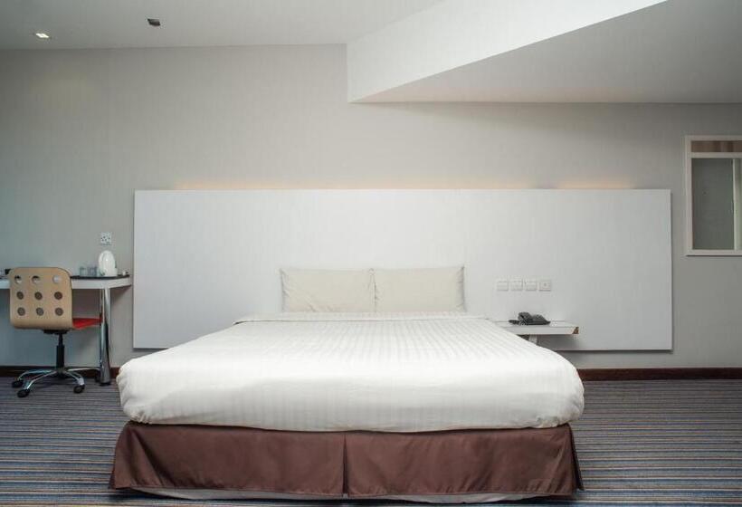 스탠다드 룸 킹사이즈 침대, Capital O 90083 Riverfront Inn