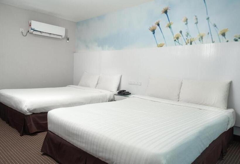 جناح عائلي, Capital O 90083 Riverfront Inn