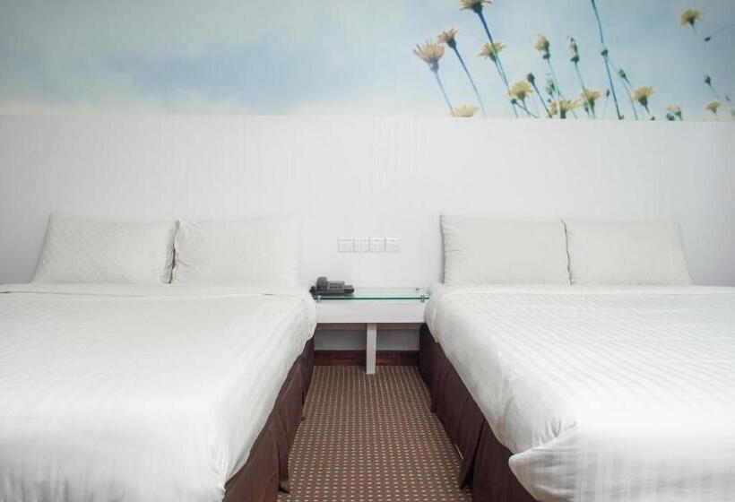 패밀리 스위트, Capital O 90083 Riverfront Inn