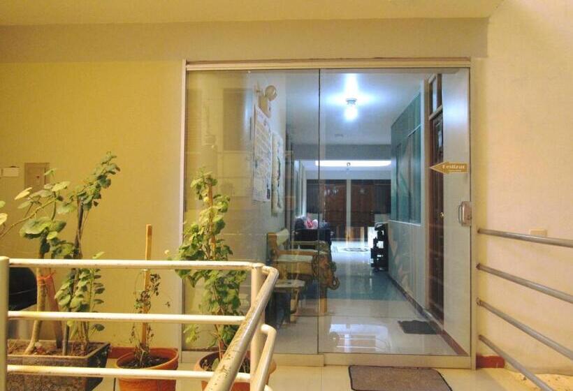 غرفة قياسية, Sueños Dorados