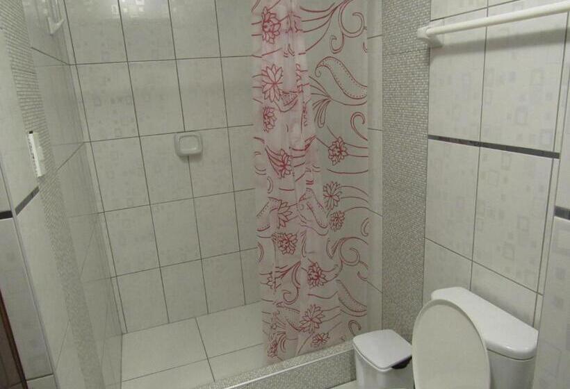 غرفة قياسية فردية, Sueños Dorados