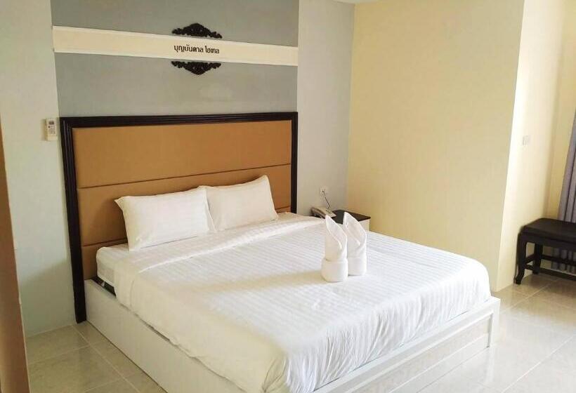 デラックスルーム, Boonbundal