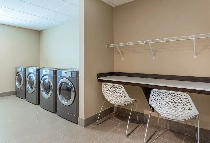 スタンダードスタジオ, Candlewood Suites Davenport, An Ihg