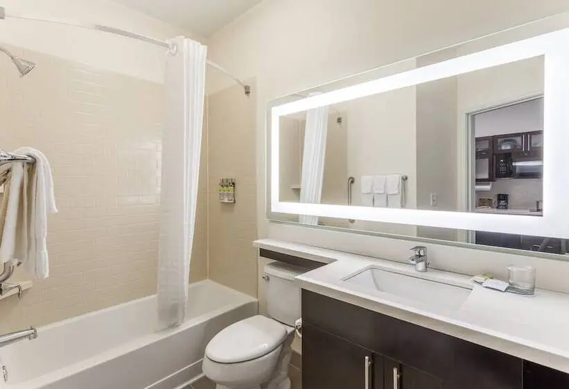 キングサイズベッドのスイートルーム, Candlewood Suites Davenport, An Ihg