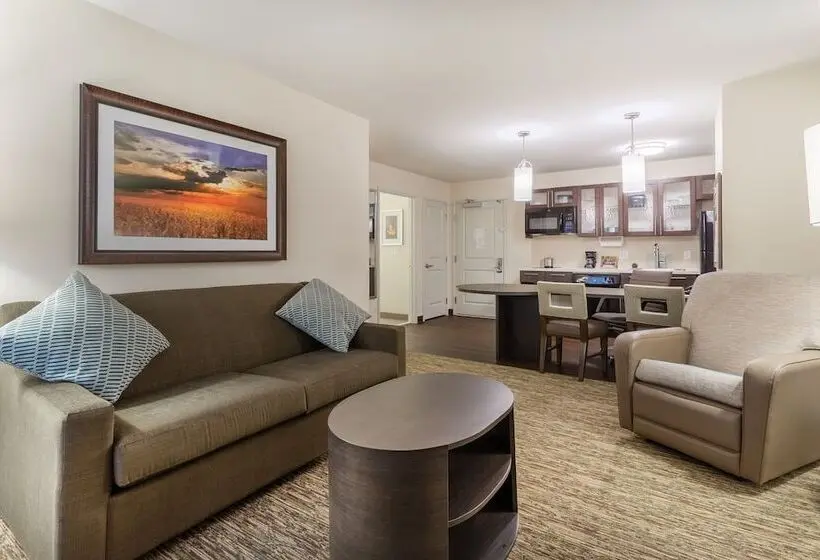 キングサイズベッドのスイートルーム, Candlewood Suites Davenport, An Ihg