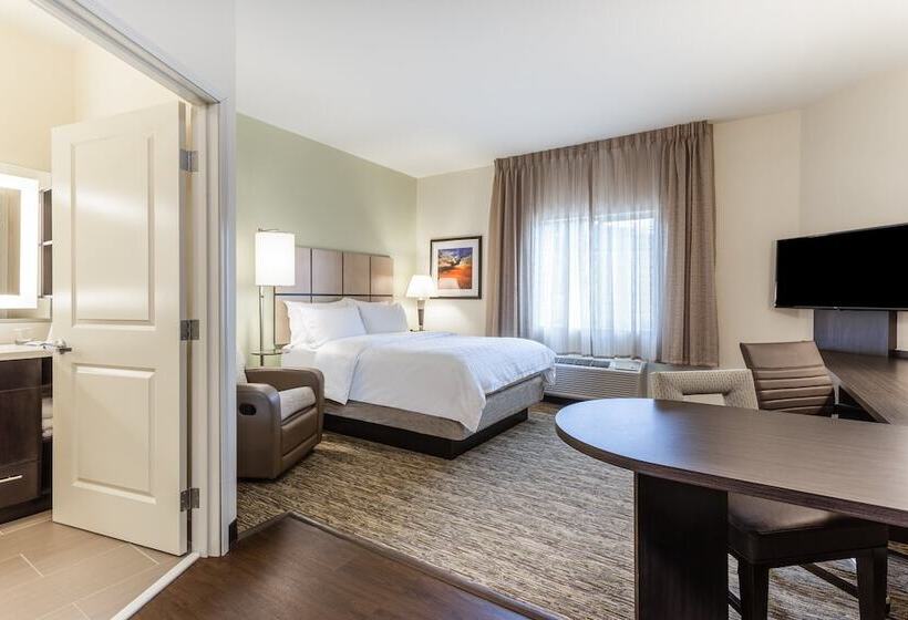 带大床的套房, Candlewood Suites   Davenport, An Ihg