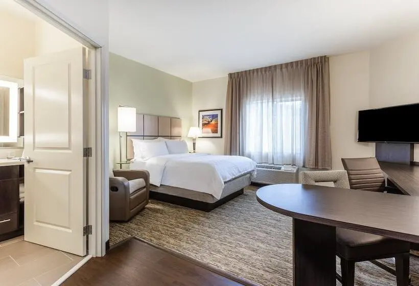 キングサイズベッドのスイートルーム, Candlewood Suites Davenport, An Ihg