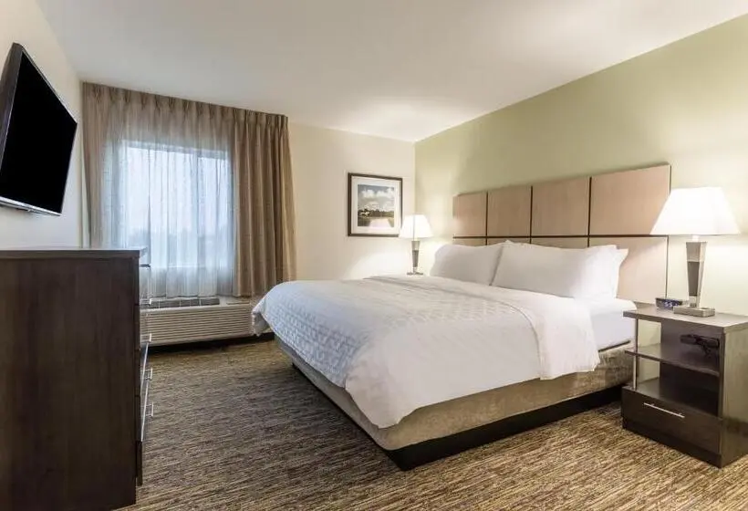 キングサイドベッドのスタンダードワンルーム, Candlewood Suites Davenport, An Ihg