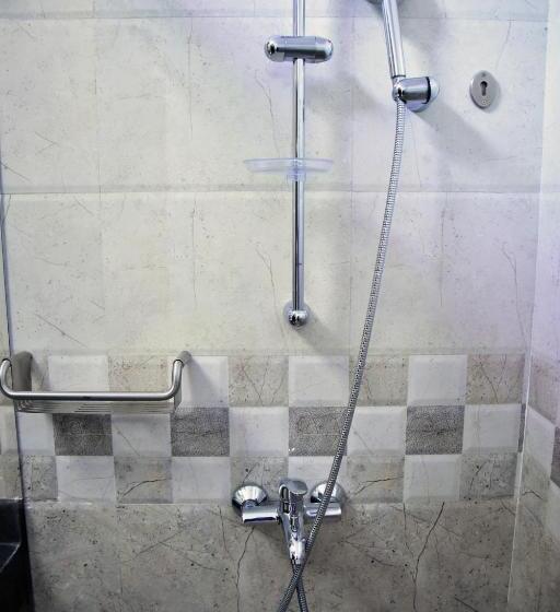 اتاق سوپریور با تخت بزرگ, Blue Sapphire