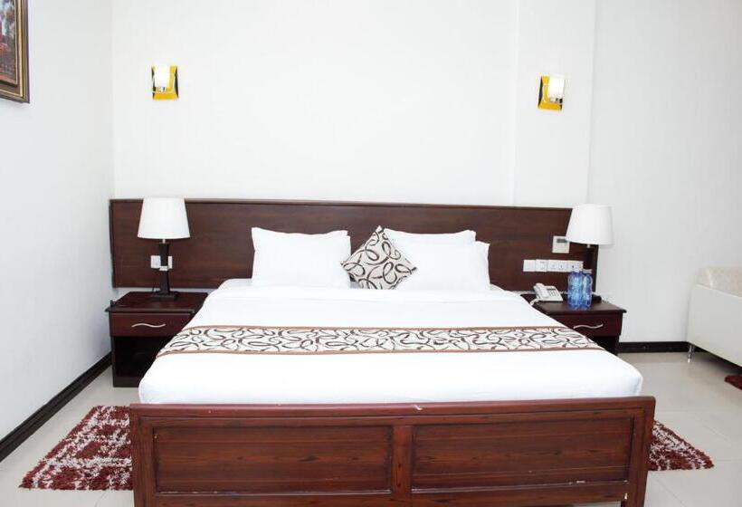 سوییت اجرایی, Blue Sapphire