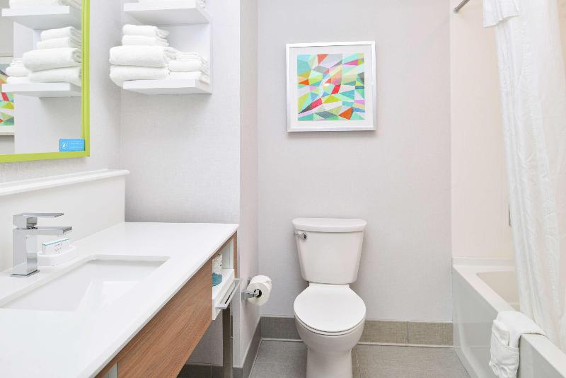 חדר סטנדרט עם מיטת קינג, Hampton Inn Tampa Downtown Channel District