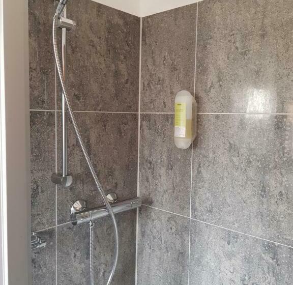 Quarto Estandar Individual, Zum Moseltal