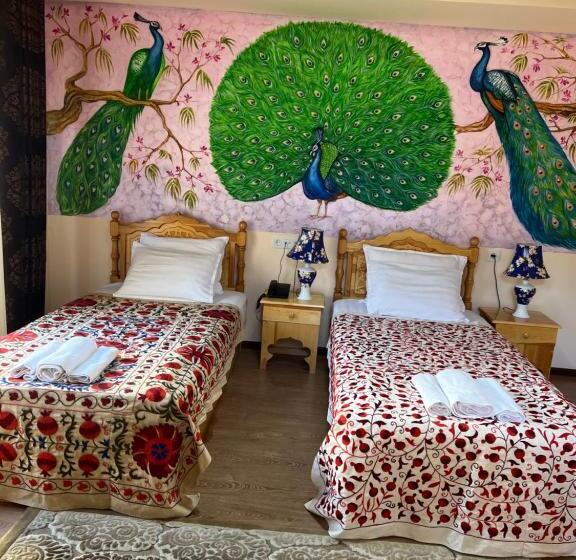 标准间, Basilic Boutique