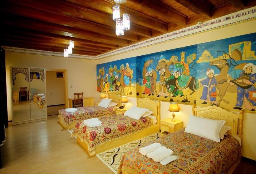 标准三人间, Basilic Boutique