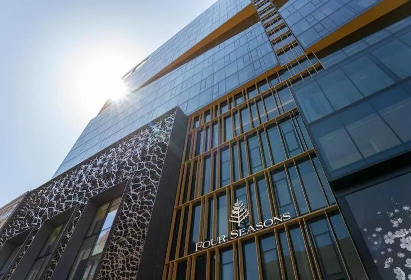 デラックスルーム, Four Seasons Hotel Montreal