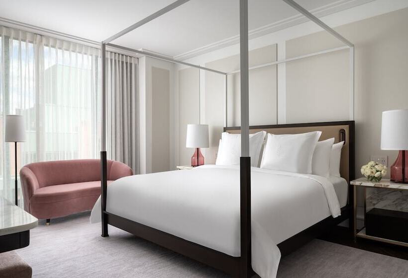 Номер Deluxe, Four Seasons Hotel Montreal